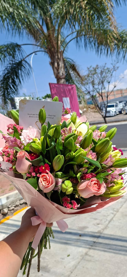 RAMO Dúo Premium 12 rosas + 10 lirios
