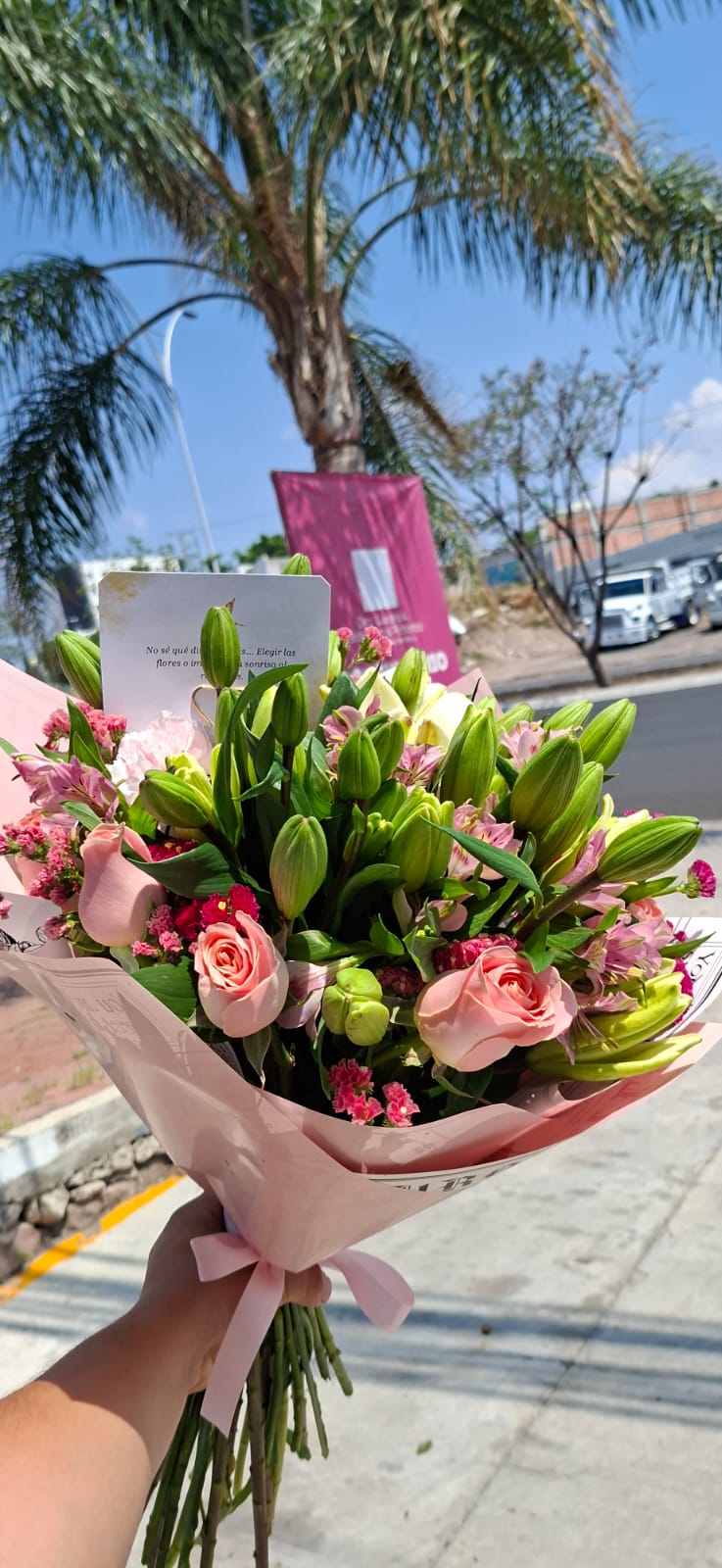 RAMO Dúo Premium 12 rosas + 10 lirios