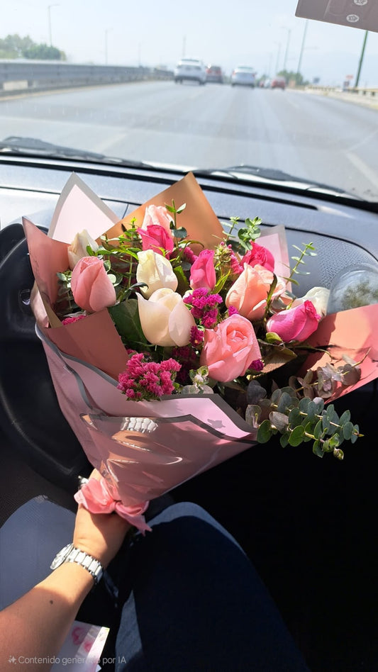 RAMO Alegría Premium 12 rosas