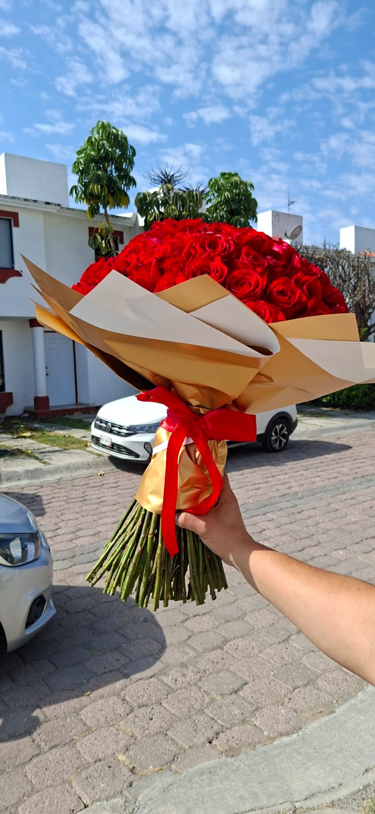 RAMO Premium Inolvidable 100 rosas rojas