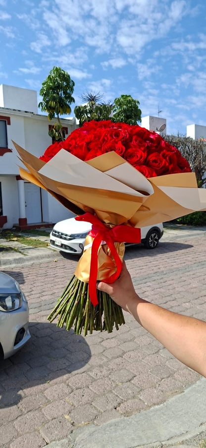 RAMO Premium Inolvidable 100 rosas rojas