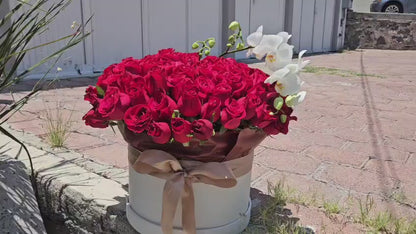 RAMO Suspiros - 100 rosas y 1 orquídea