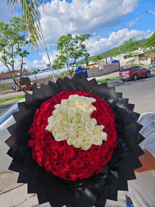 RAMO CORAZÓN - 200 ROSAS